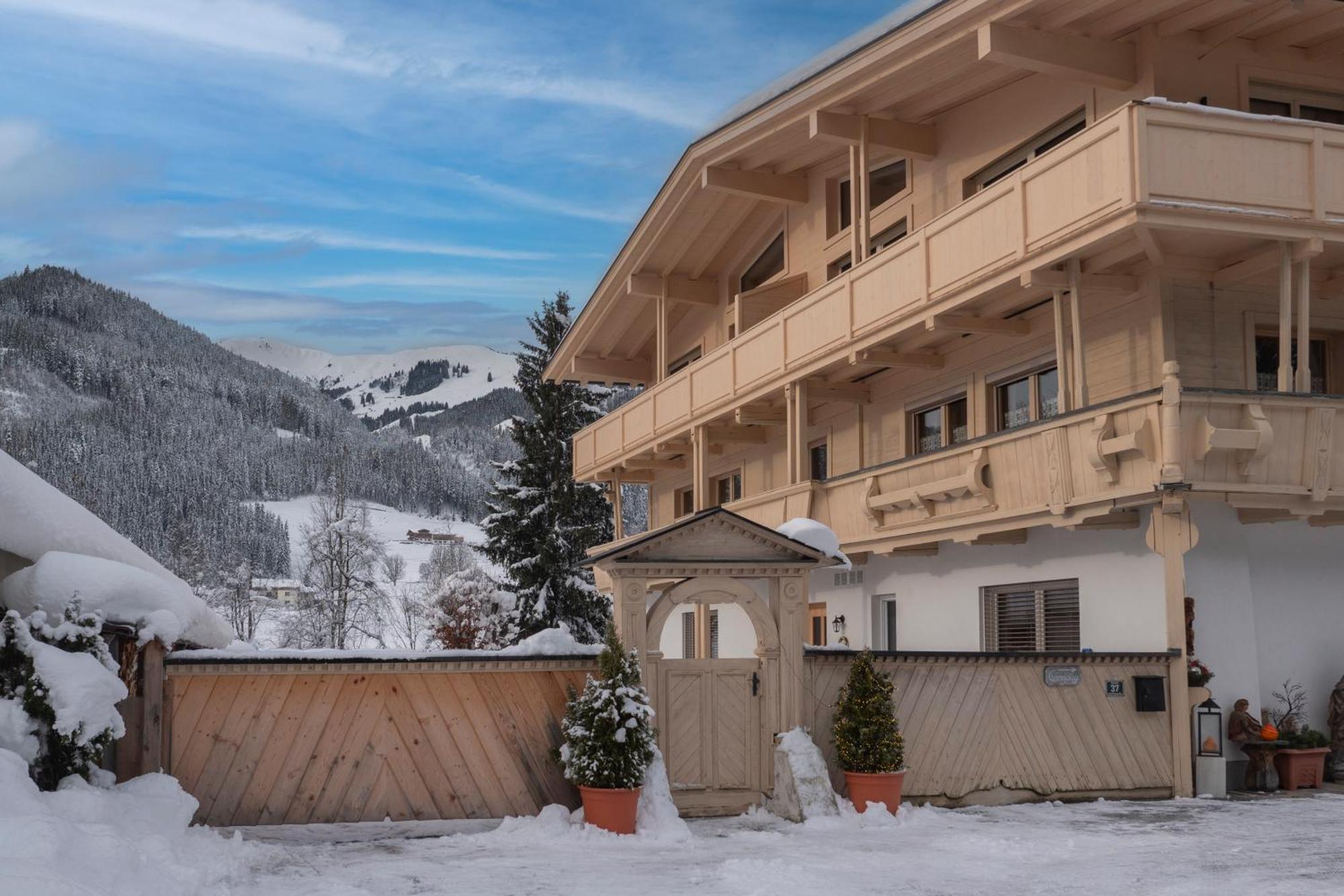 Alte Bildhauerei Apartment Aurach bei Kitzbuehel Exterior foto